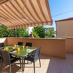 Apartment Kuca Lana *
