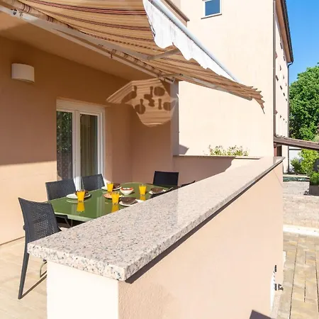 Kuca Lana ميدولين