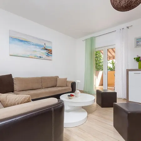 Kuca Lana Apartment
