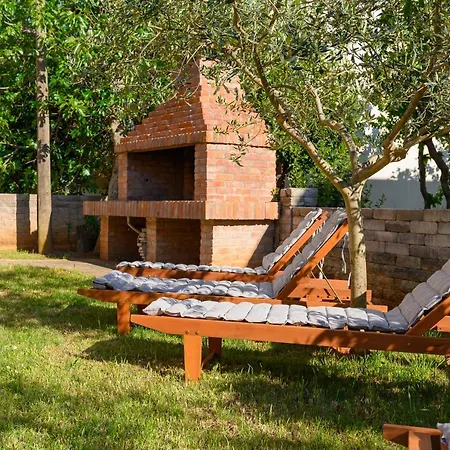 Apartment Kuca Lana *