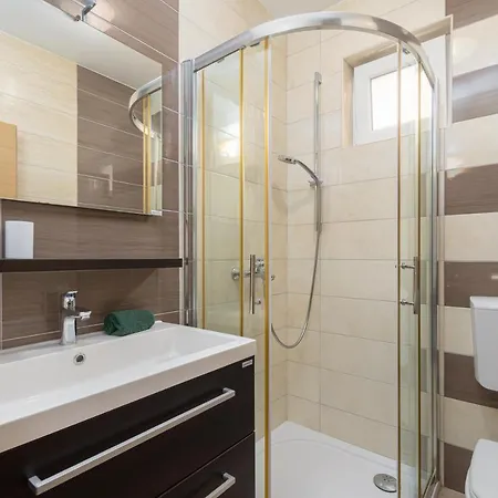 Kuca Lana * ميدولين