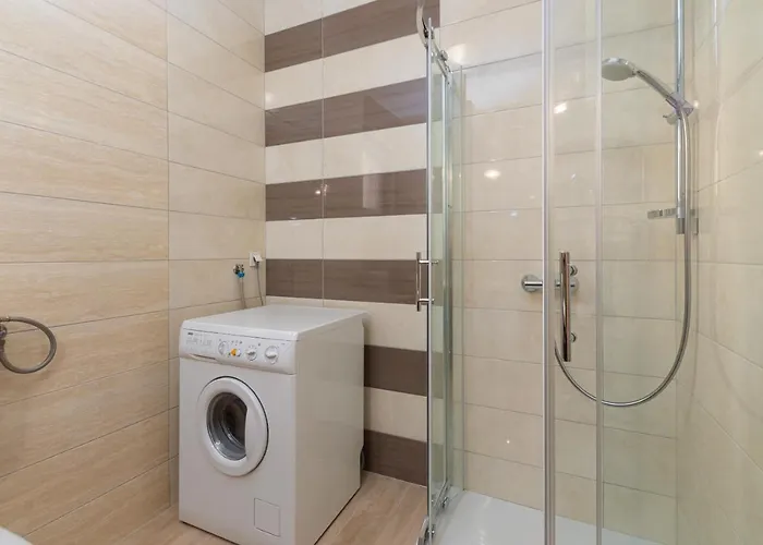 Kuca Lana Μεντουλίν